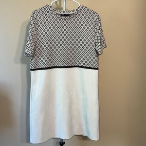 Knitted mini dress with pockets. Size M. Zara